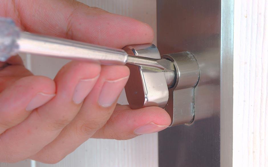 changer une serrure Suresnes